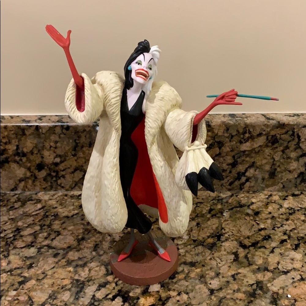 Walt Disney Classics Collection Cruella De Vil